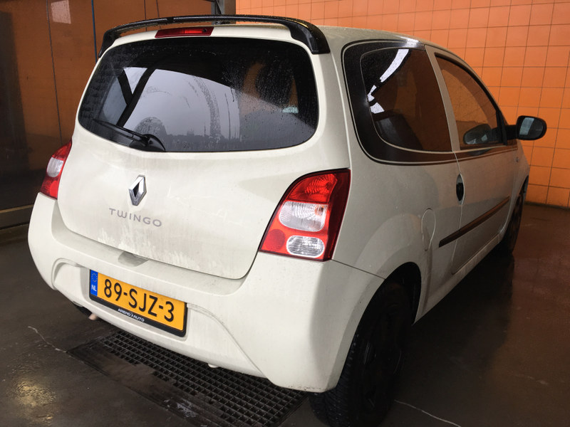 Illustration for article titled I've Cleaned the Twingo